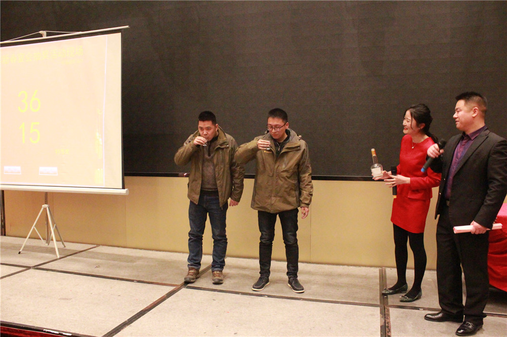 難以表述喜獲大獎(jiǎng)的激動(dòng)，唯有杜康.jpg